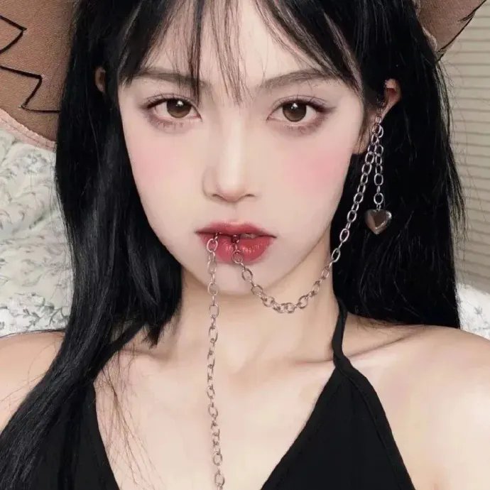 漂浮于太空的教室